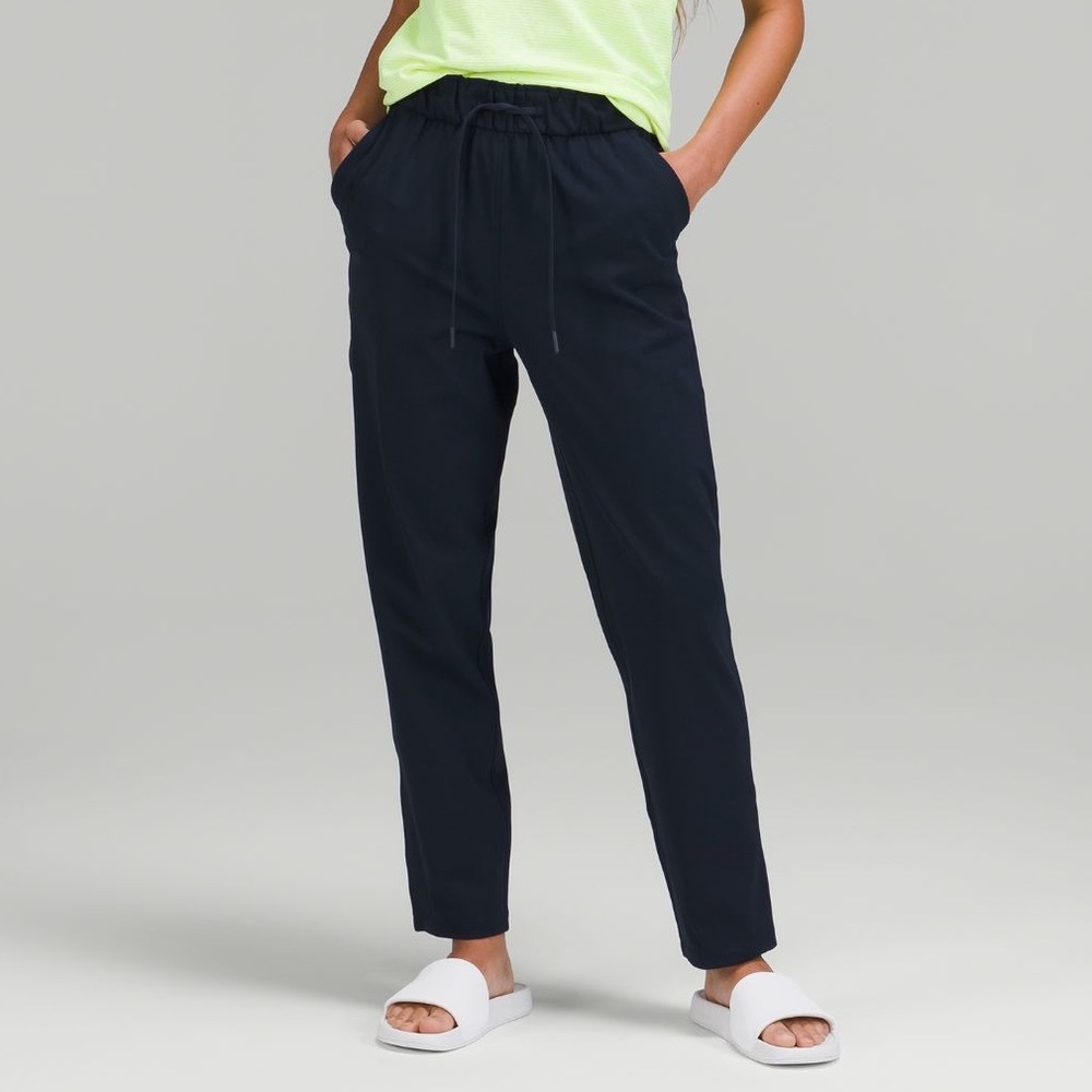 NWOT lululemon Stretch Pant 7/8 Length (True Navy)